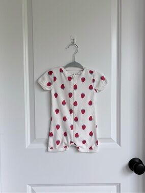 🍓Primary Strawberry Fields Organic Cotton White Zip Shortie